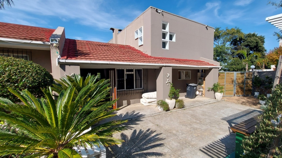 9 Bedroom Property for Sale in Montclair Western Cape